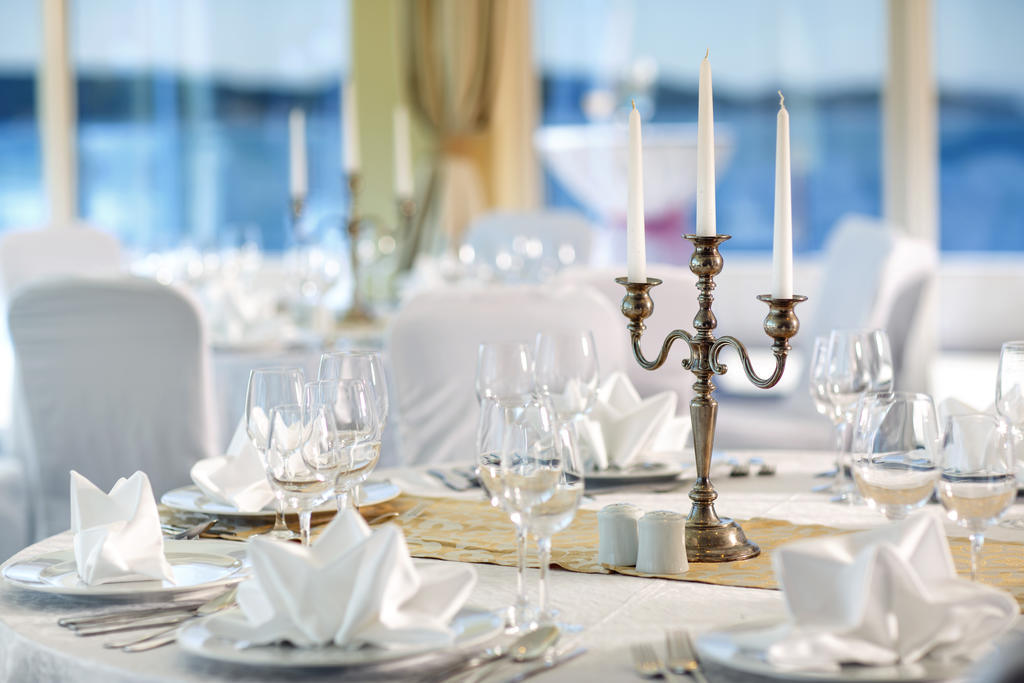 Royal Ariston Hotel Дубровник A table set for a formal dinner